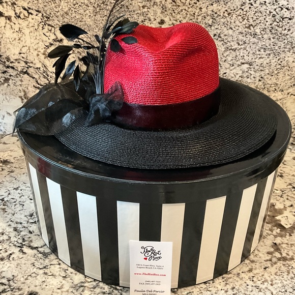 Elegant Red and Black Women\'s Hat